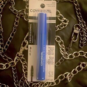 💕CoverGirl Very Black Professional 3-in-1 Straight Brush Mascara